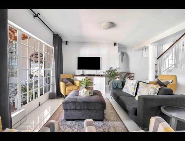 4 BEDROOM HOUSE FOR SALE IN LINDEN